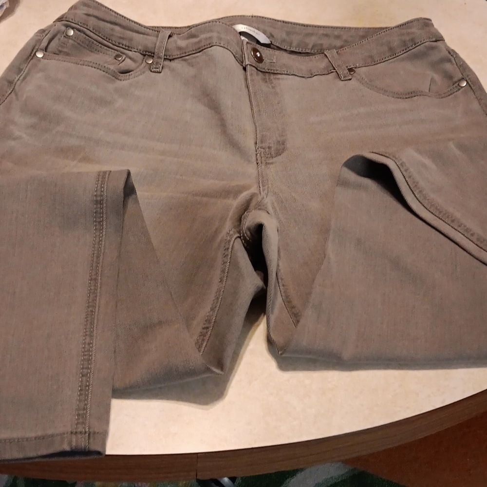 Cj Banks Grey jeans with rear pocket bling. 16w 30" inseam.